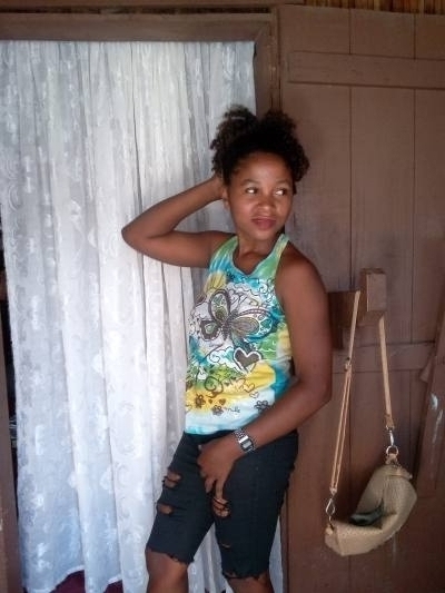 Tazia 18 ans Ambanja  Madagascar