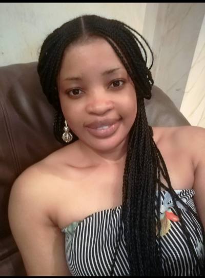 Doliane 37 ans Yaoundé 6 Cameroun