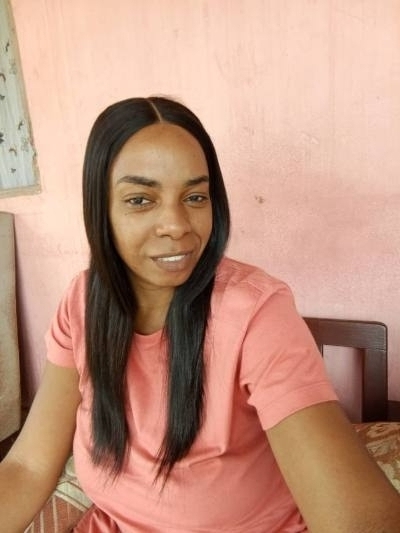 Nadege 39 years Libreville  Gabon