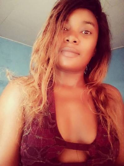 Jeanne 29 ans Yaoundé  Cameroun