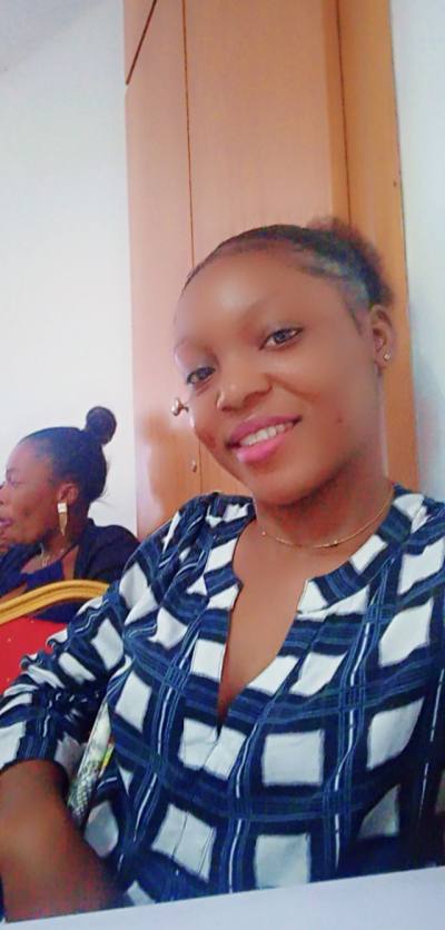 Clara 29 ans Libreville  Gabon