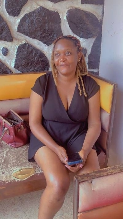 Vardelle 35 ans Centre Cameroun