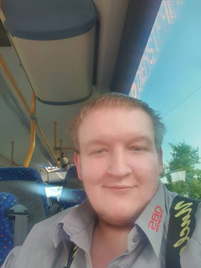 Dominik 29 ans Bad Dürrenberg Allemagne