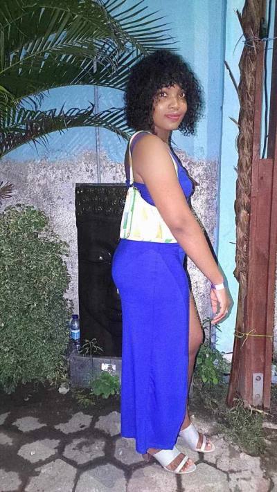 Chaina 26 ans Poronie  Mayotte