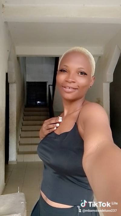 Tatiana 31 years Douala  Cameroon