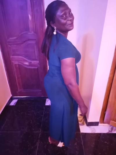 Anne  47 years Douala Cameroon