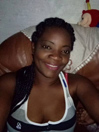 Pauline 42 ans Yaoundé 4 Cameroun