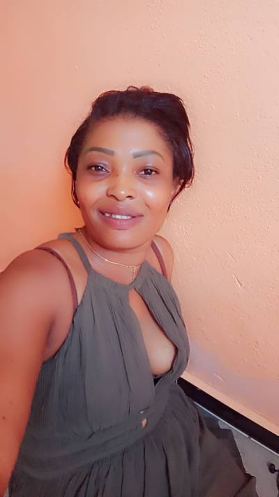 Melanie 33 ans Yaoundé  Cameroun