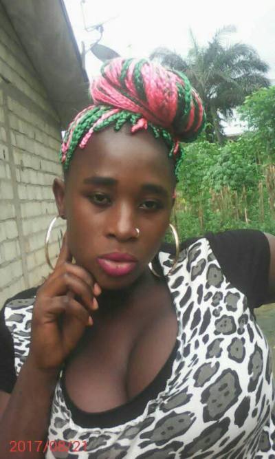 Michelle 33 Jahre Bafoussam  Kamerun