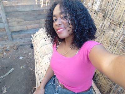 Suziane 27 ans Toamasina Madagascar