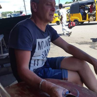 David 55 ans Quimperle  France