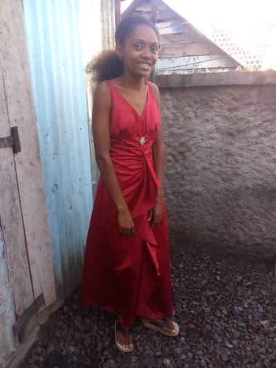 Celine 22 ans Antalaha Madagascar