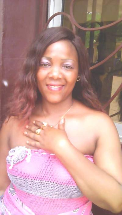 Mirienne 47 ans Yaounde Cameroun