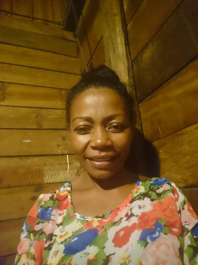 Melanie 44 years Toamasina Madagascar