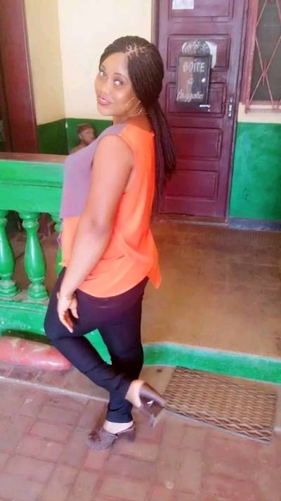 Sonia 38 years Douala Cameroon