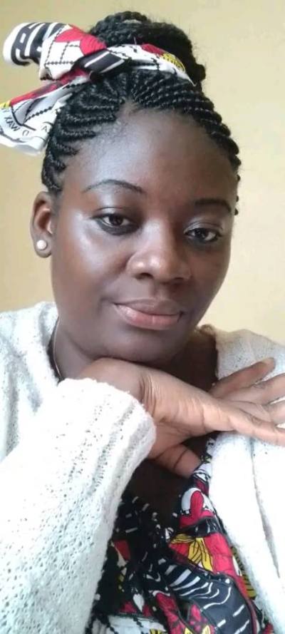 Stephanie 30 ans Ewondo  Cameroun