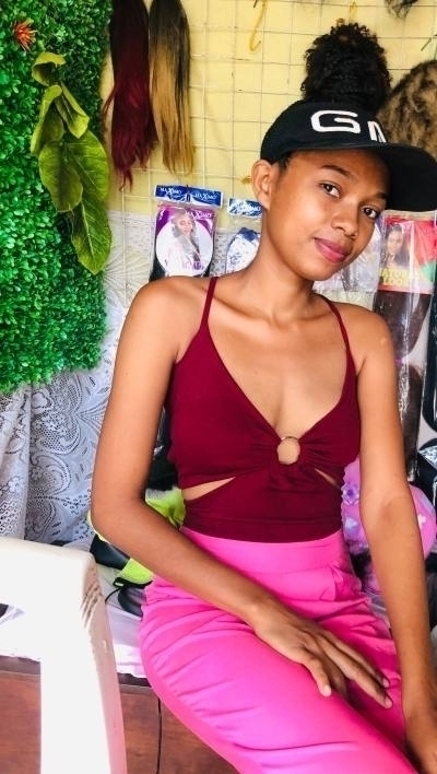 Clara 23 ans Antalaha Madagascar