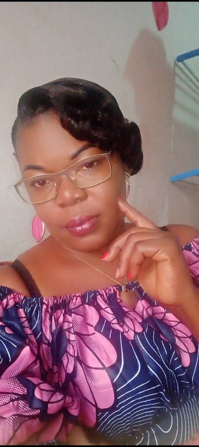 Viviane 37 Jahre Yaoundé 2 Kamerun