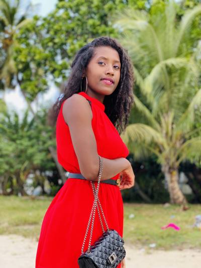 Princia 26 ans Sambava Madagascar