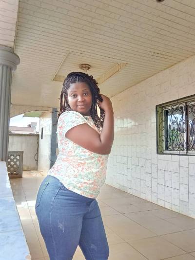 Marie 34 ans Yaoundé 4 Cameroun