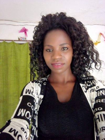 Nicole 27 ans Douala Cameroun