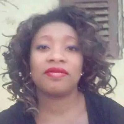 Florence 42 ans Ras Cameroun