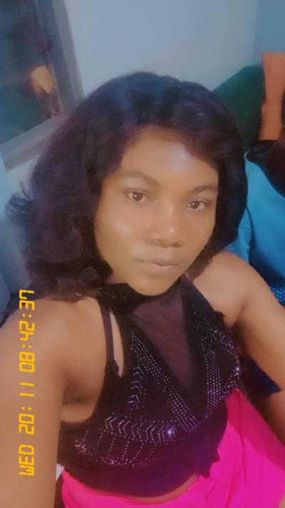 Suzanne 34 ans Yaoundé 6 Cameroun