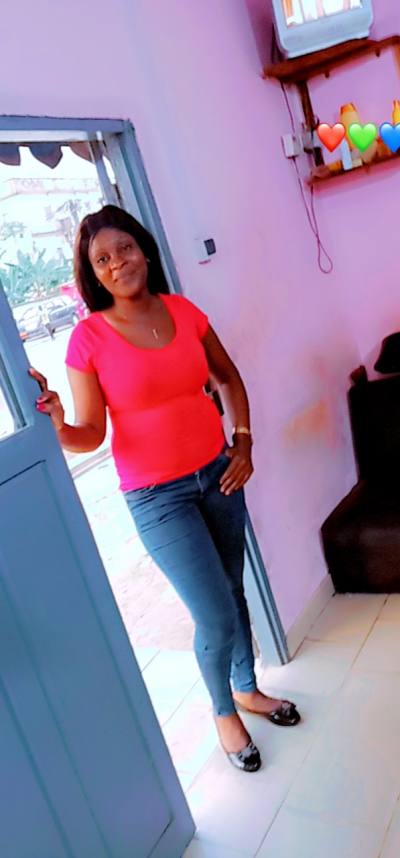 Rose 34 ans Douala  Cameroun