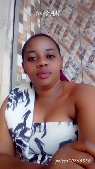 Prisca 28 years Yaoundé  Cameroon