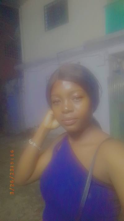 Astride 27 ans Douala  Cameroun