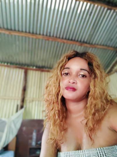 Jolicia 31 ans Majunga Madagascar