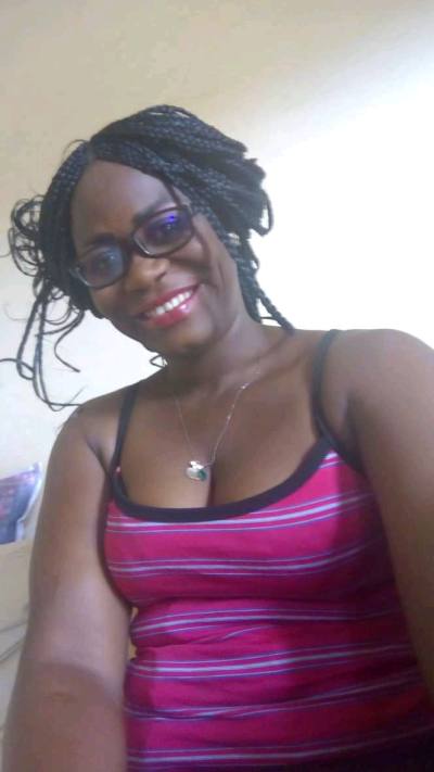 Marie claire 43 ans Yaoundé  Cameroun