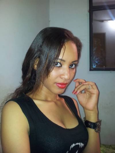 Myriam 39 Jahre Bamako Mali