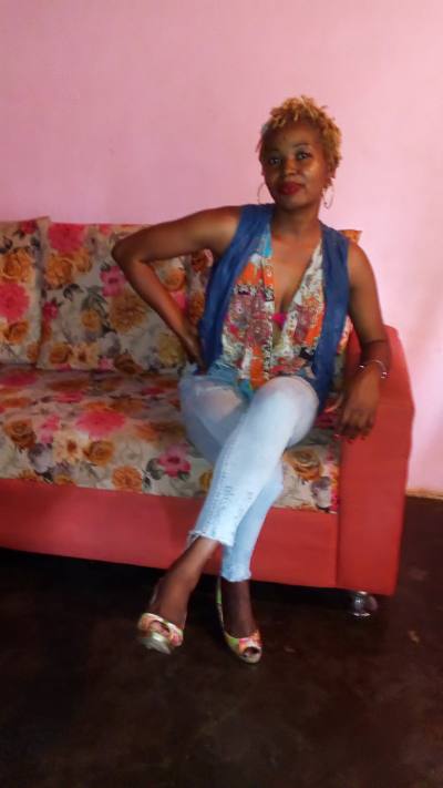 Josephine 32 ans Yaounde Cameroun