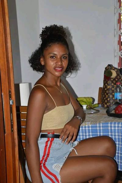 Evalie 23 ans Nosy Be  Madagascar