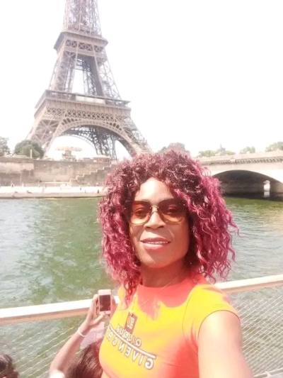 Carina 46 ans Dubai  Autre