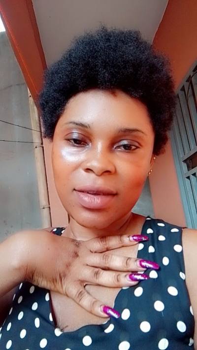 Seraphine 32 ans Yaoundé  Cameroun