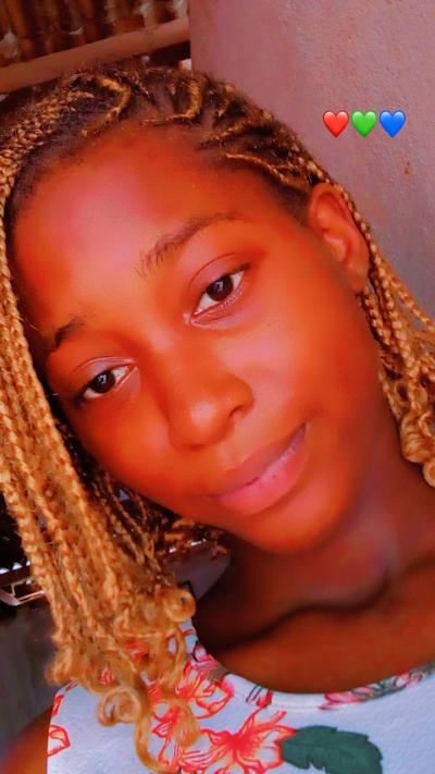 Jenny 18 ans Centre  Cameroun