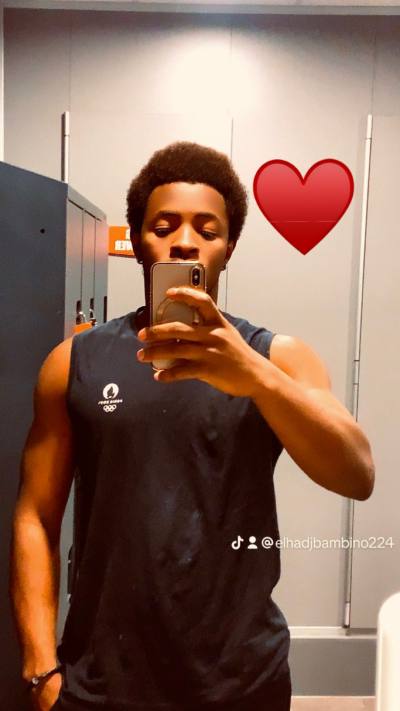 Bouba 24 ans Liège  Belgique