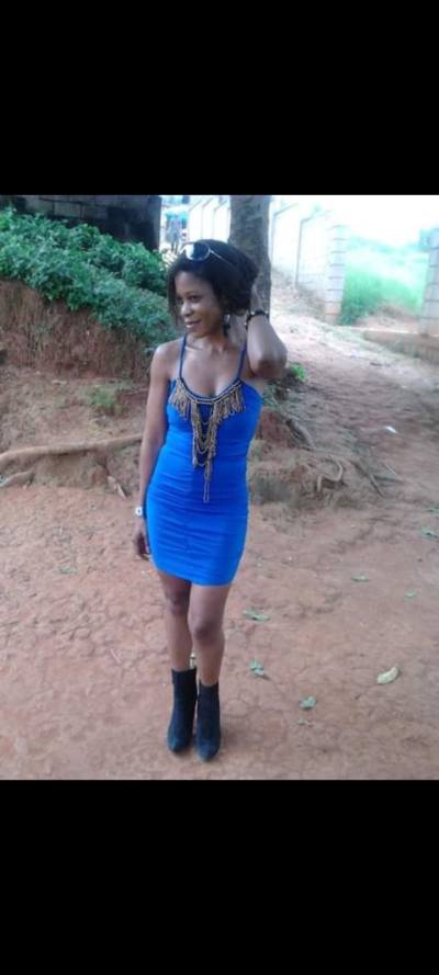 Mimosa 41 ans Douala  Cameroun