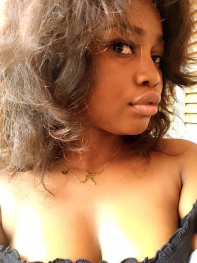 Solveig 20 ans Yaoundé  Cameroun