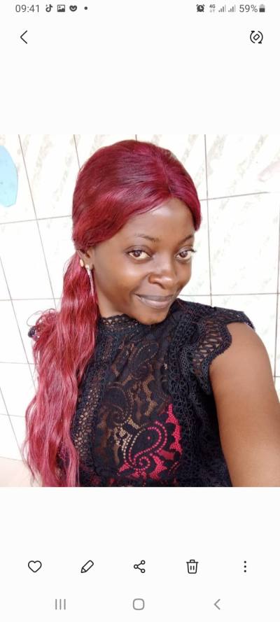 Emilie 37 ans Douala  Cameroun