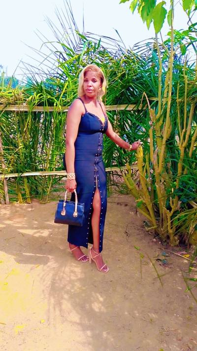 Christelle 32 Jahre Mairie De Mbalmayo  Kamerun