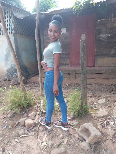 Chanlea 27 ans Sambava  Madagascar