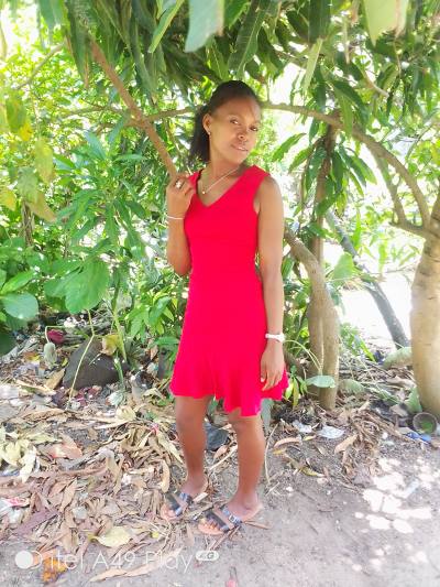 Licienne 29 ans Antalaha Madagascar