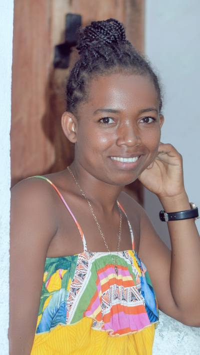 Angele 25 ans Antalaha  Madagascar