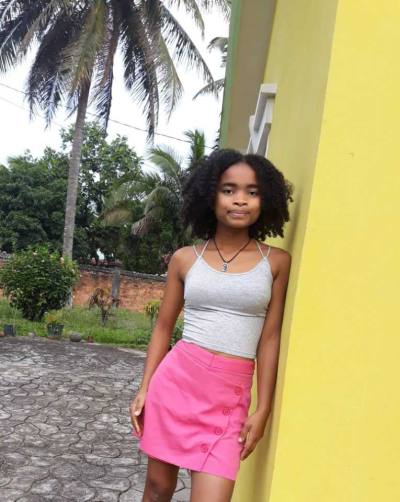 Sinolla 18 ans Sambava  Madagascar