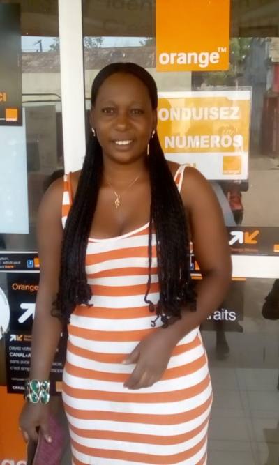 Fanny 32 ans Istanbul Cameroun