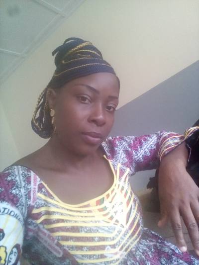 Nadiya 37 ans Ebolowa  Cameroun