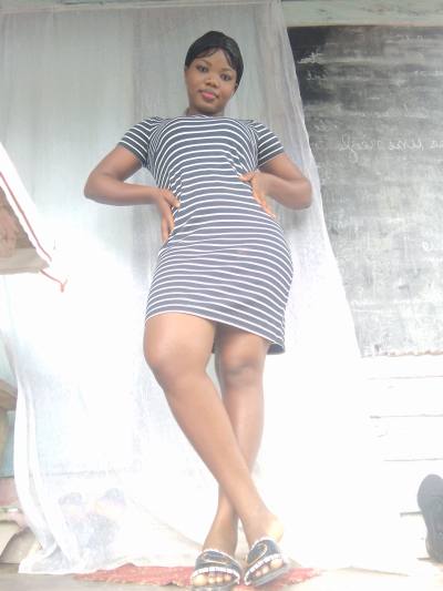 Ruth 24 ans Douala  Cameroun